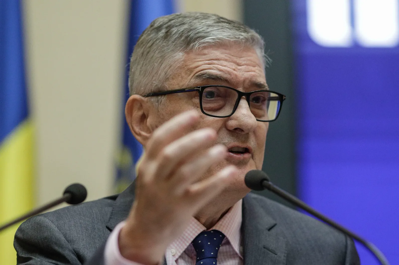 Daniel Dăianu discută despre viitorul pensiilor și salariilor în România.