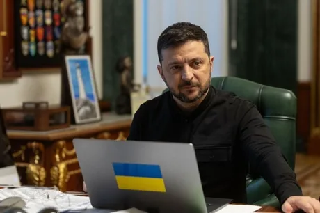 Volodimir Zelenski discutând despre atacurile ruse asupra civililor.