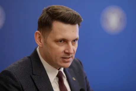 Mircea Abrudean subliniază necesitatea unui guvern stabil pentru România.