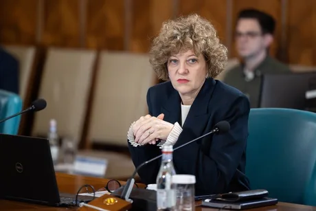 Oana Gheorghiu discută despre criza politică și alegeri anticipate.