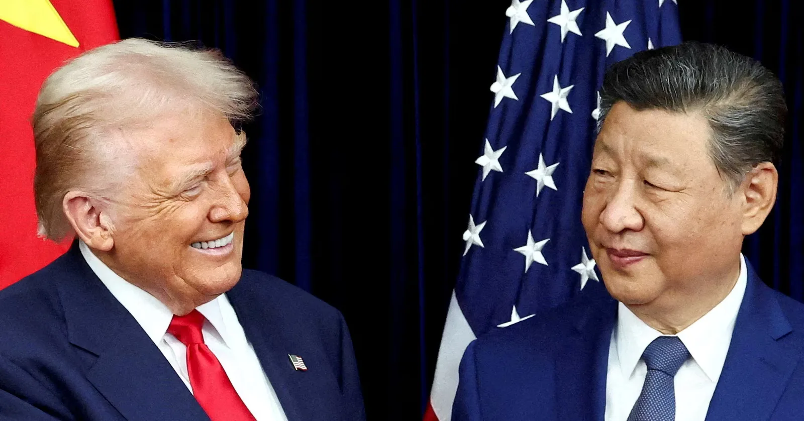 Lideri chinezi și americani discutând despre comerț și relații internaționale.