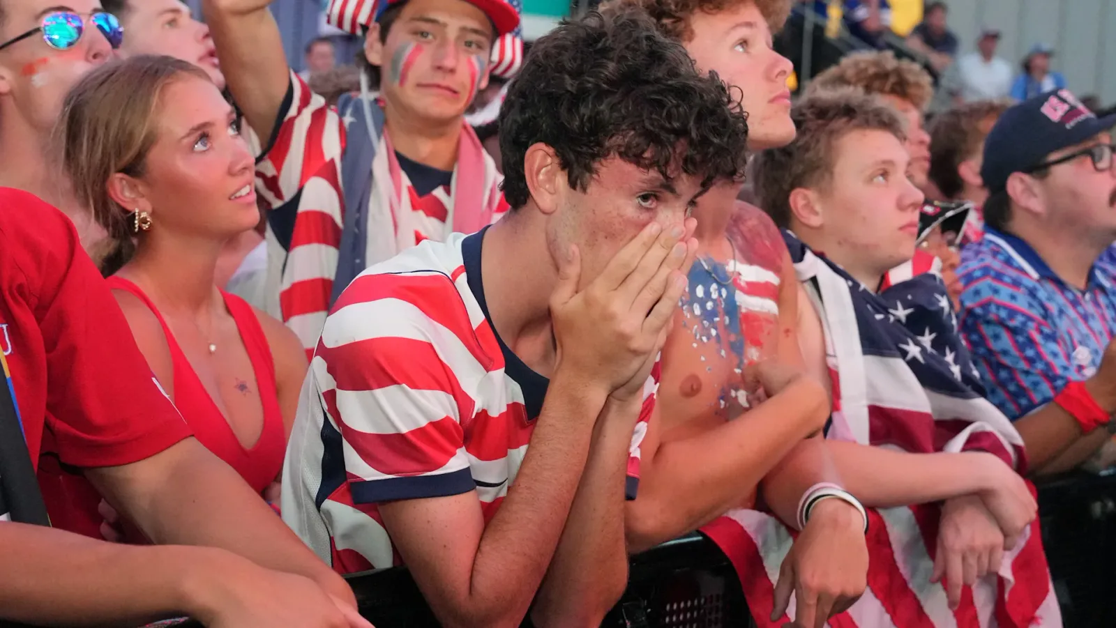 Fani americani îngrijorați după eliminarea echipei din competiție.