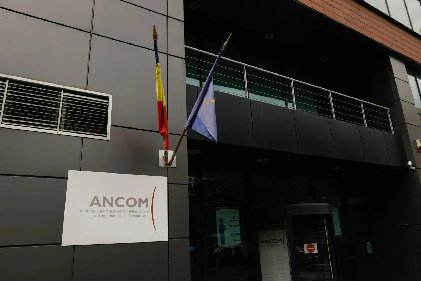 Sediul ANCOM, simbol al reglementării în domeniul inteligenței artificiale.