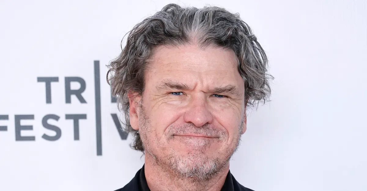 Dave Eggers discutând despre impactul ChatGPT asupra educației și scrisului.
