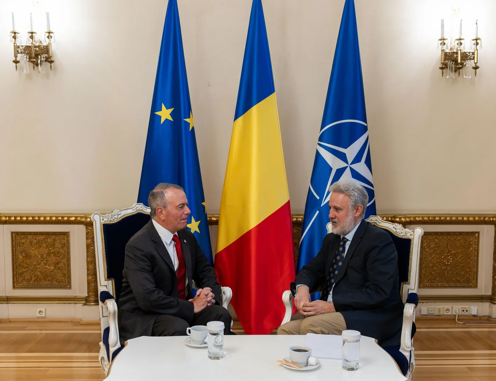 Discuție între Marius Lazurca și ambasadorul SUA despre securitatea NATO.