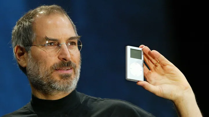 Steve Jobs discută despre diferențele dintre Apple și Microsoft.