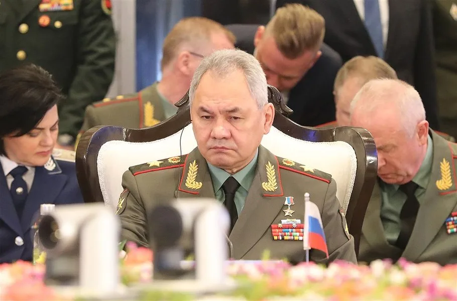 Serghei Șoigu, secretarul Consiliului de Securitate al Rusiei, în timpul unei întâlniri oficiale.