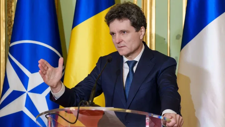 Nicușor Dan discutând despre acuzațiile lui Călin Georgescu.