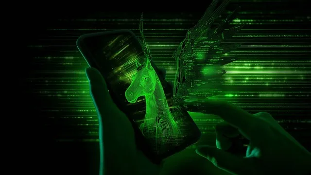 Atacuri cibernetice asupra unui telefon mobil cu spyware avansat.