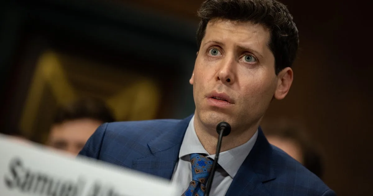 Sam Altman discută despre modificările contractului cu Pentagonul.