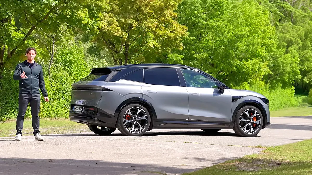 Zeekr 7X, un SUV electric cu încărcare rapidă, dar compromisuri la ergonomie.