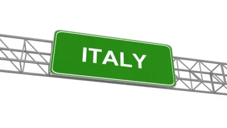 Semn de circulație care indică direcția spre Italia.