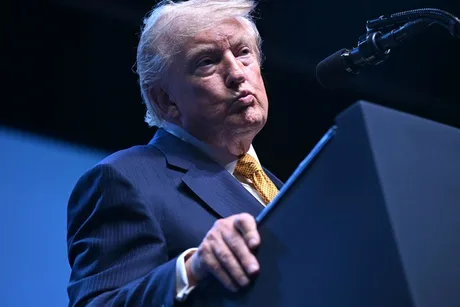 Donald Trump critică posturile ABC și NBC pentru netransmiterea discursului său.