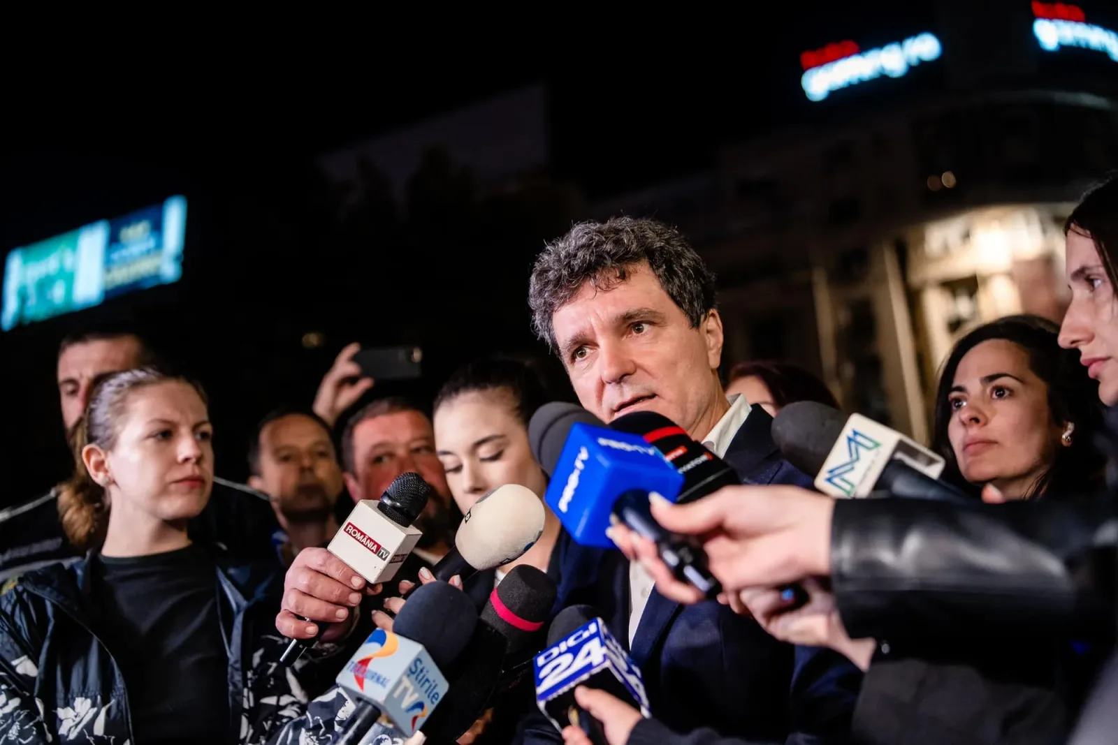 Declarații despre participarea României în structuri NATO, fără trupe pe front.