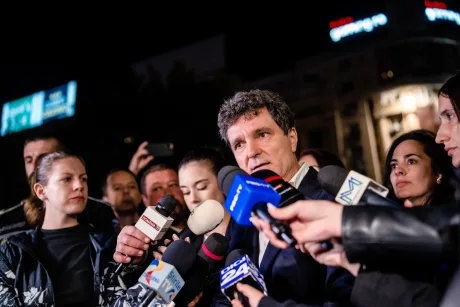 Declarații despre participarea României în structuri NATO, fără trupe pe front.