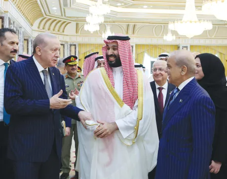 Lideri din Arabia Saudită, Turcia și Pakistan discutând despre securitate regională.