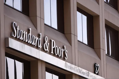 Sediul agenției de rating S&P Global, simbol al evaluării financiare.