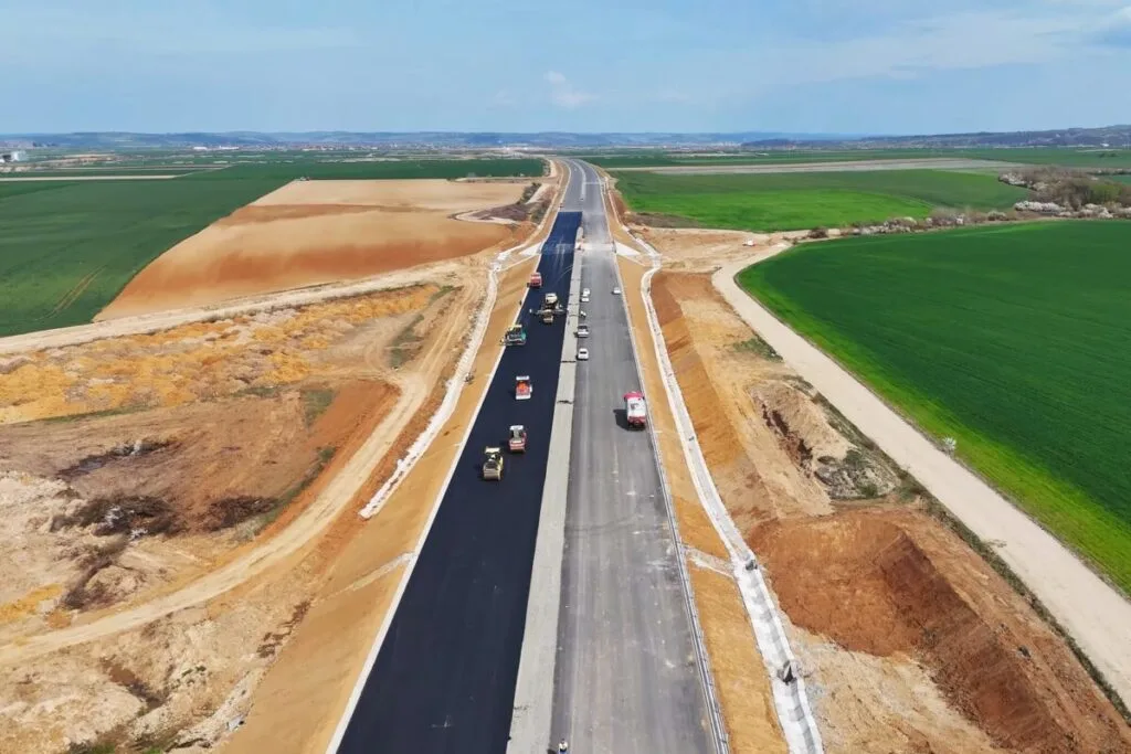 Lucrări avansate la tronsonul Suplacu de Barcău – Chiribiș din Autostrada A3.