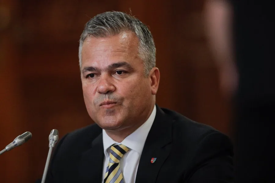 Adrian Veștea anunță retragerea din cursa pentru șefia PNL.