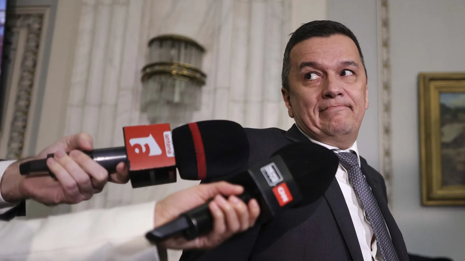 Sorin Grindeanu discutând despre PNRR în Parlamentul României.