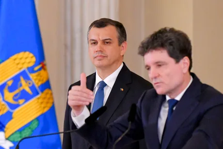 Eugen Tomac discutând despre reformele economice propuse pentru companiile de stat.
