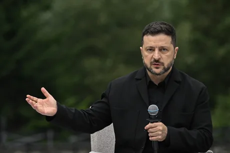 Zelenski discută despre reluarea atacurilor asupra rafinăriilor rusești de petrol.