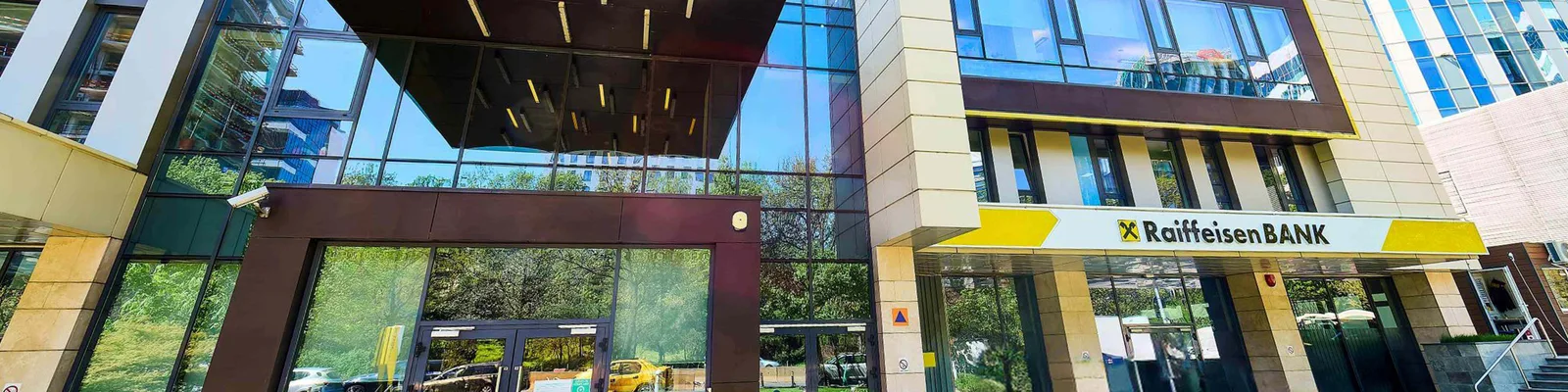 Sediul Raiffeisen Bank România, un loc modern pentru servicii financiare.