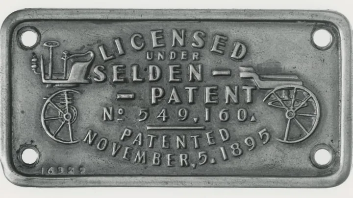 Plăcuță de licență pentru brevetul Selden, datată 1895.