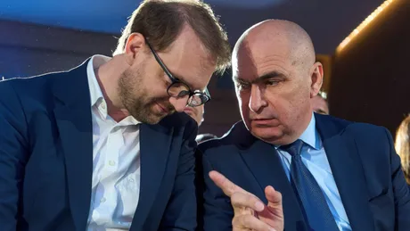 Discuție între doi politicieni despre legea ANI și PNRR.