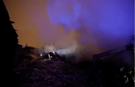 Fum și distrugeri în urma unui atac cu rachete în Kiev.
