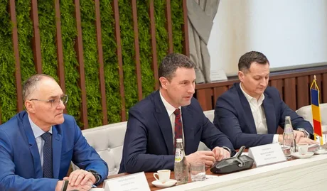 Reuniune pentru discutarea finanțării fotovoltaicelor în agricultură și industrie alimentară.
