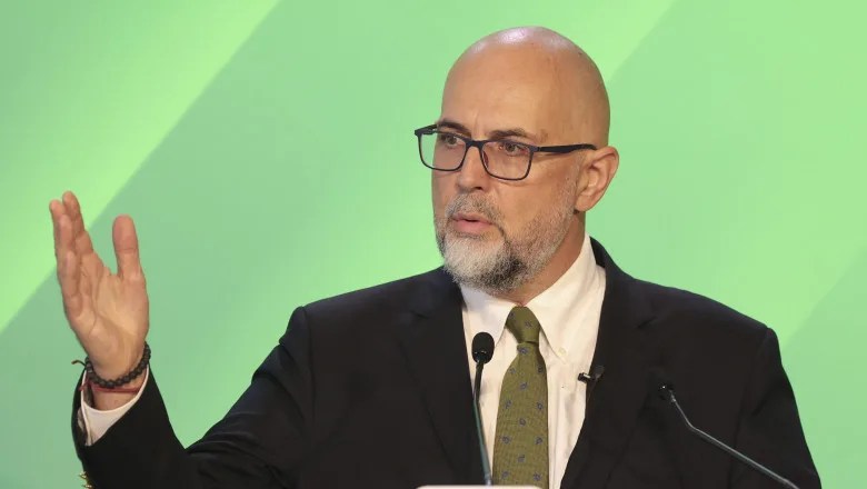 Kelemen Hunor discutând despre legea lobby-ului și controversa zborului privat.