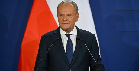 Donald Tusk discută despre securitatea națională în fața unei crize.
