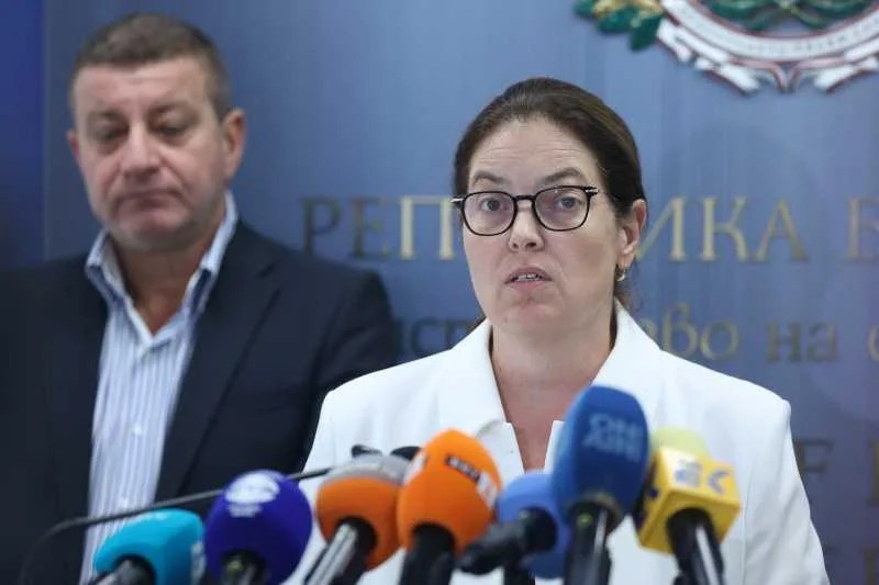Ministrul Energiei din Bulgaria discută despre construcția digului pe Dunăre.