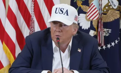 Donald Trump discutând despre negocierile SUA-Iran și blocada economică.