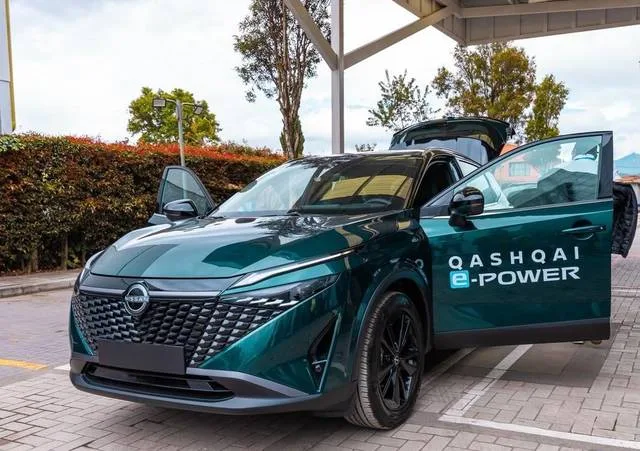 Nissan Qashqai e-POWER parcat, pregătit pentru o călătorie lungă.