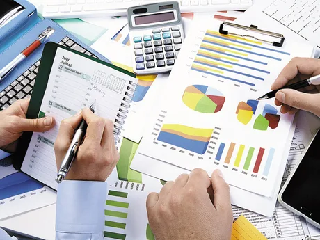 Analiză a veniturilor bugetare și deficitului în 2026.