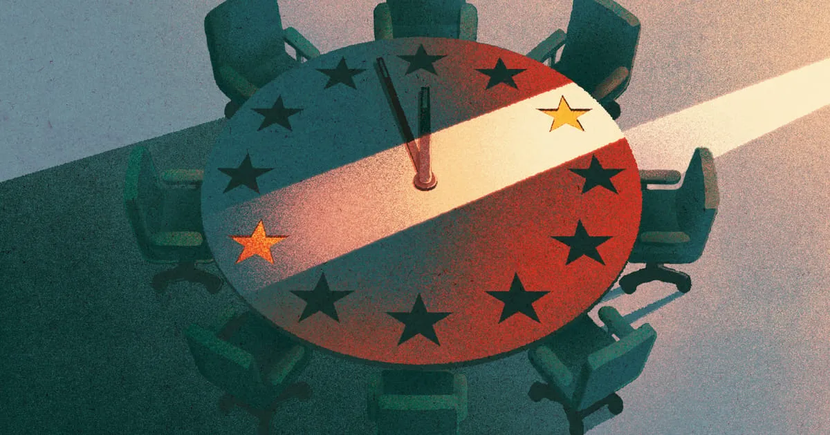 Masa rotundă simbolizând negocierile din Consiliul UE cu steaguri europene.