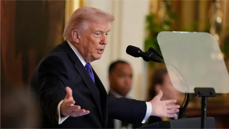 Donald Trump discutând despre un proiect imobiliar controversat în Transilvania.