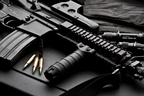 Muniție și echipamente militare pentru producția NATO de 155 mm.