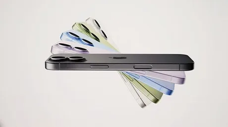 iPhone 18 Pro cu design modern și camere multiple, evidențiind inovațiile tehnologice.