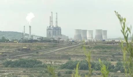 Termocentrala Turceni, cu grupul 5 oprit temporar din cauza unei defecțiuni.