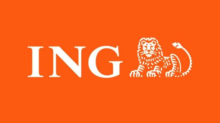 Logo ING Bank pe fundal portocaliu, simbolizând inovația în servicii bancare.