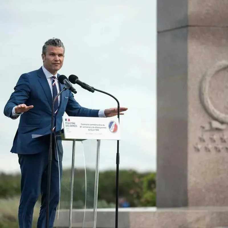 Secretarul apărării vorbește despre importanța sprijinului militar în Franța.