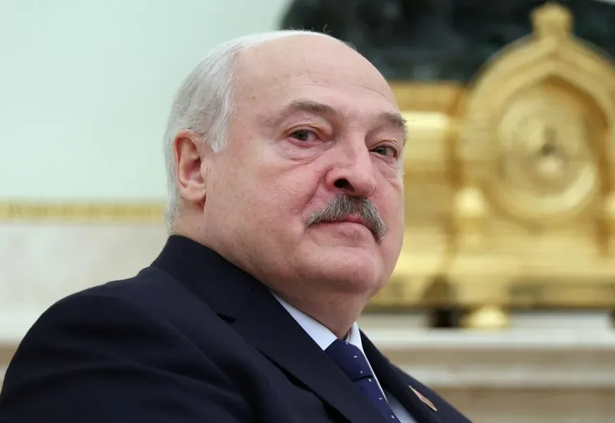 Zelenski avertizează asupra retragerii echipamentelor de la granița cu Ucraina.