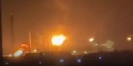 Incendii la terminalul petrolier din Novorossiysk după atacurile cu drone.