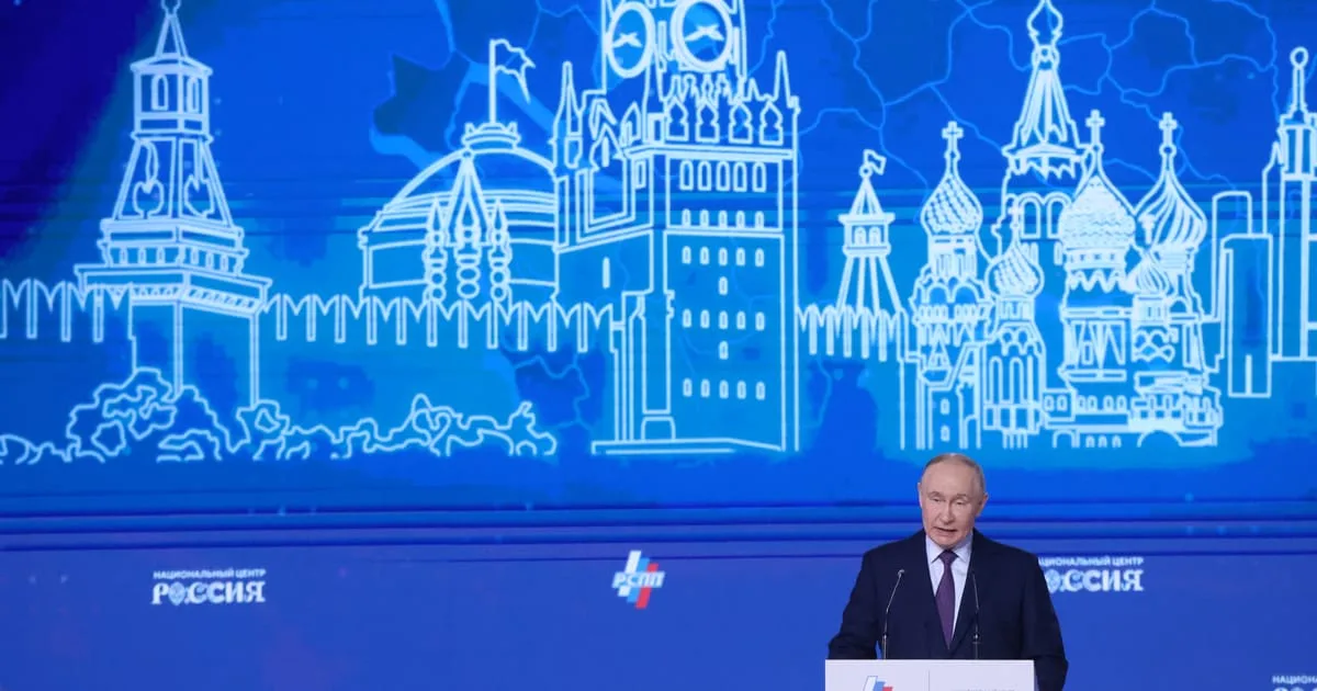 Vladimir Putin vorbește despre bugetul militar al Rusiei.