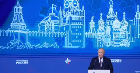 Vladimir Putin vorbește despre bugetul militar al Rusiei.