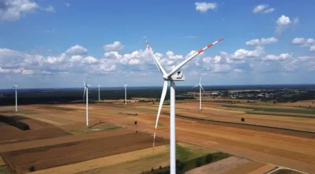 Turbine eoliene în Călărași, parte a unui parc energetic modern.