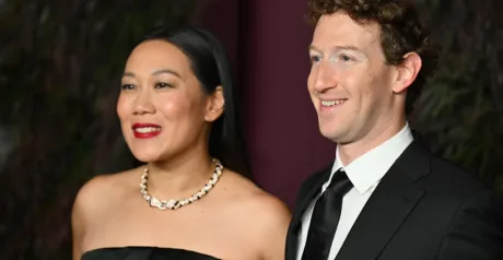 Mark Zuckerberg și Priscilla Chan la un eveniment de gală.